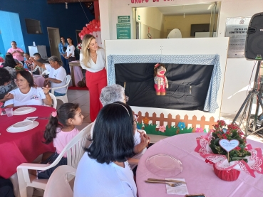 Foto 55: Cras promove tarde especial para comemorar o Dia das Mães