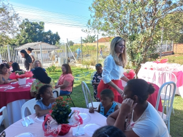 Foto 17: Cras promove tarde especial para comemorar o Dia das Mães