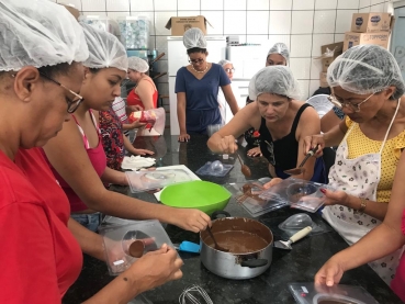 Foto 100: Delícias Gastronômicas - Aulas de Bolos Caseiros e Ovos de Páscoa