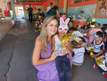 Foto 40: Entrega de ovos de Páscoa