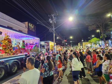 Foto 43: Carreata de Natal com as Carretas da Hengel