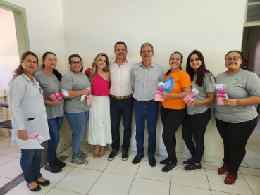 Foto 20: Mulheres funcionárias municipais recebem um carinho especial ao Dia da Mulher