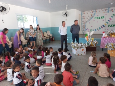 Foto 46: Entrega de ovos de Páscoa