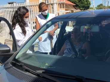 Foto 18: CER II anexo à Lumen et Fides realiza atendimento em Quatá para avaliar pacientes que necessitam de cadeiras de rodas, banho e motorizada