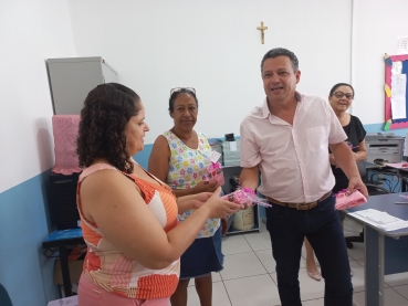 Foto 28: Mulheres funcionárias municipais recebem um carinho especial ao Dia da Mulher