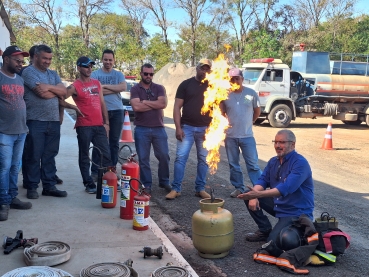 Foto 93: TREINAMENTO - Brigada de Incêndio