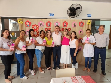 Foto 35: Mulheres funcionárias municipais recebem um carinho especial ao Dia da Mulher