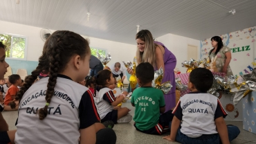 Foto 8: Entrega de ovos de Páscoa