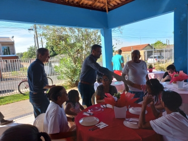 Foto 31: Cras promove tarde especial para comemorar o Dia das Mães