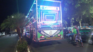 Foto 7: Carreta da Alegria atrai centenas de pessoas
