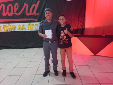 Foto 144: Alunos dos 5º anos de Escolas Municipais recebem certificado do Proerd