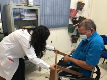 Notícia CER II anexo à Lumen et Fides realiza atendimento em Quatá para avaliar pacientes que necessitam de cadeiras de rodas, banho e motorizada