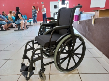 Notícia CER II anexo à Lumen et Fides realiza entrega das cadeiras de rodas, banho e motorizada