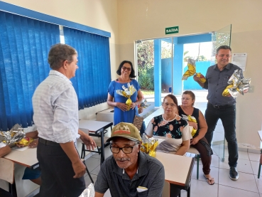 Foto 32: Entrega de ovos de Páscoa