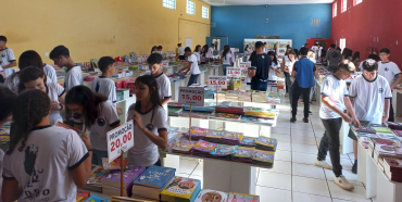 Foto 104: Cultura realiza mais uma Feira do livro