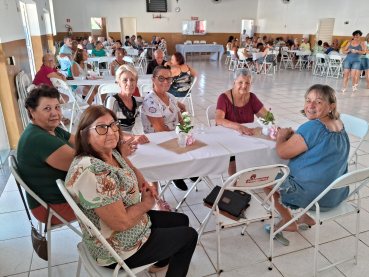Foto 15: Chá da tarde em homenagem as MÃES da Terceira Idade