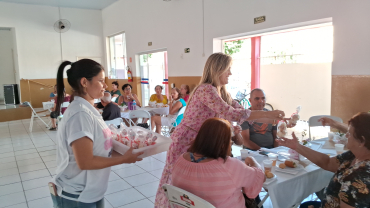Foto 35: Chá da tarde em homenagem as MÃES da Terceira Idade