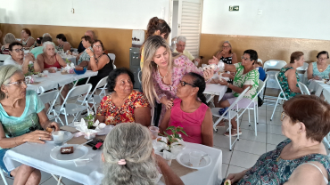 Foto 33: Chá da tarde em homenagem as MÃES da Terceira Idade