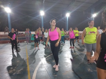 Foto 44: Aulão de Zumba em prestígio às Mulheres