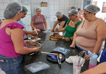 Foto 89: Oficina de Fabricação de Ovos de Páscoa