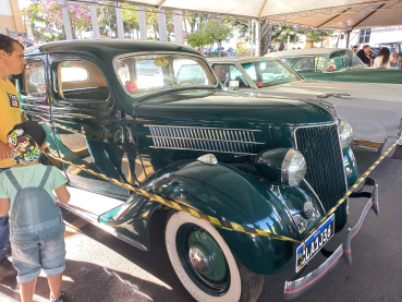 Foto 10: EXPOSIÇÃO DE CARROS ANTIGOS