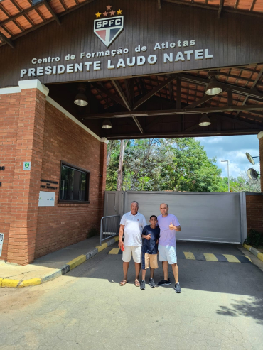 Foto 2: Mais um atleta de Quatá se destaca no futebol