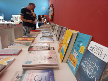 Foto 98: Cultura realiza mais uma Feira do livro