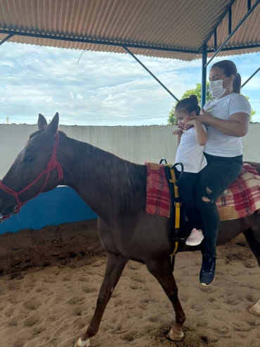 Foto 2: Abril Azul: mês de conscientização sobre o autismo.