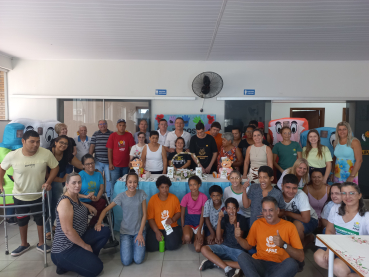 Foto 26: Entrega de  Kit de higiene bucal