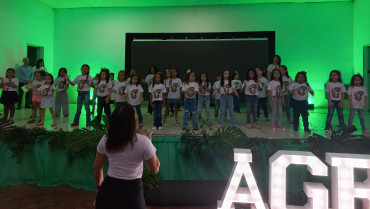 Foto 51: Escola Gagliardi e Secretaria de Agricultura e Meio Ambiente realizam formatura dos alunos participantes do Projeto 