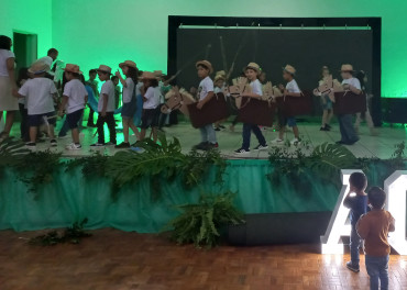 Foto 45: Escola Gagliardi e Secretaria de Agricultura e Meio Ambiente realizam formatura dos alunos participantes do Projeto 