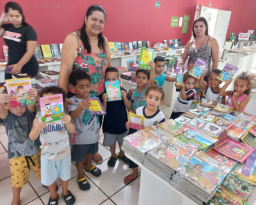 Foto 113: Cultura realiza mais uma Feira do livro