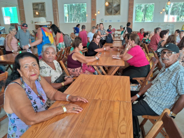 Foto 1: Integração e Diversão: Grupos de Quatá desfrutam de dia especial no Eco Thermas Tupã