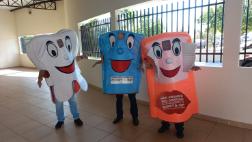 Foto 30: Entrega de  Kit de higiene bucal