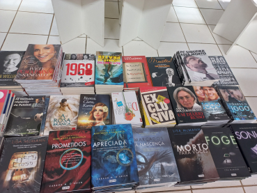 Foto 26: Cultura realiza mais uma Feira do livro