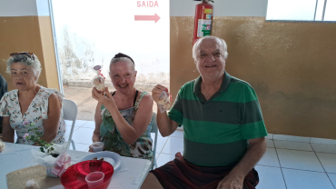 Foto 9: Chá da tarde em homenagem as MÃES da Terceira Idade