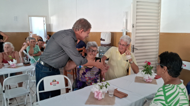 Foto 22: Chá da tarde em homenagem as MÃES da Terceira Idade