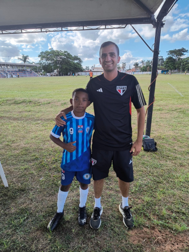 Foto 9: Mais um atleta de Quatá se destaca no futebol