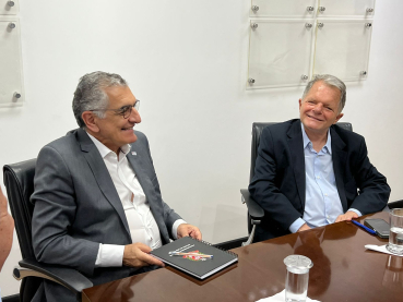 Foto 4: Prefeito de Quatá e Presidente do CIVAP, Marcelo Pecchio, participa de reunião sobre a instalação do CIT em Assis