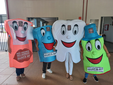 Foto 31: Entrega de  Kit de higiene bucal