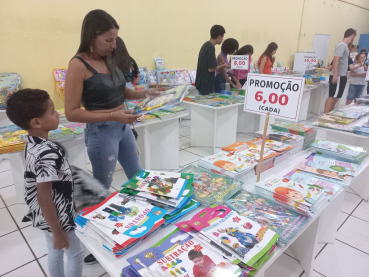 Foto 140: Cultura realiza mais uma Feira do livro