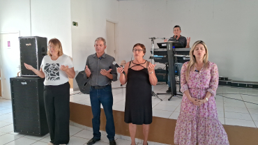 Foto 4: Chá da tarde em homenagem as MÃES da Terceira Idade