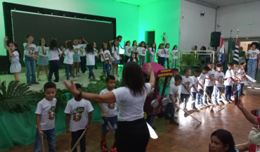 Foto 53: Escola Gagliardi e Secretaria de Agricultura e Meio Ambiente realizam formatura dos alunos participantes do Projeto 