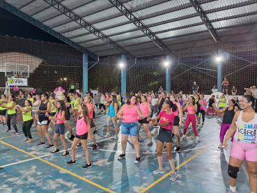 Foto 23: Aulão de Zumba em prestígio às Mulheres