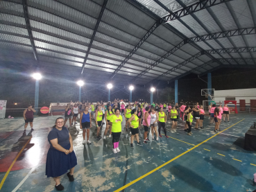 Foto 14: Aulão de Zumba em prestígio às Mulheres