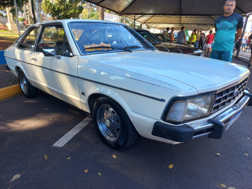 Foto 26: EXPOSIÇÃO DE CARROS ANTIGOS