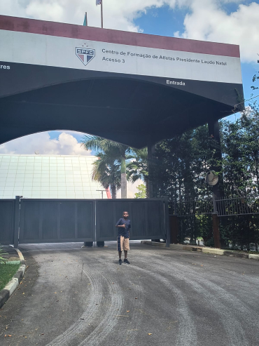 Foto 4: Mais um atleta de Quatá se destaca no futebol