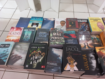 Foto 22: Cultura realiza mais uma Feira do livro