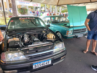 Foto 14: EXPOSIÇÃO DE CARROS ANTIGOS