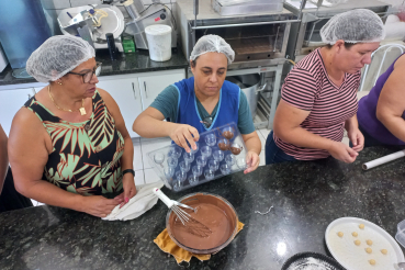 Foto 14: Oficina de Fabricação de Ovos de Páscoa